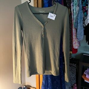 American Eagle Long Sleeve